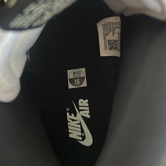 Air Jordan 1 Retro High OG ‘White Cement’ - Picture 8 of 12